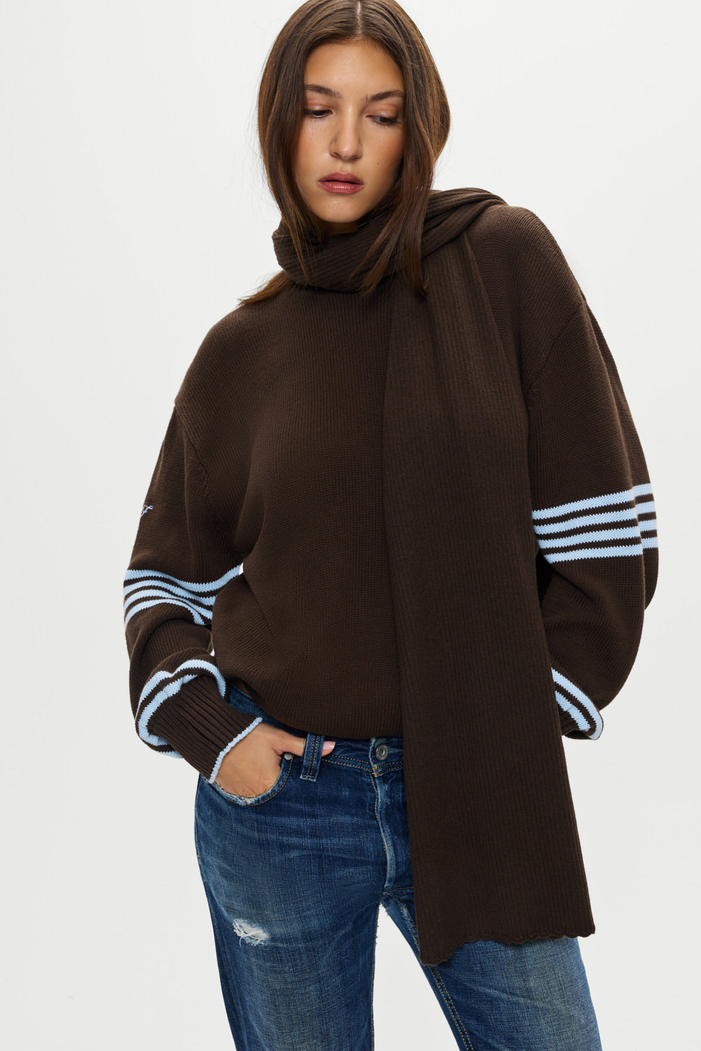 Frankiesbikinis-SnugScarf-ChocolateBrown-Front
